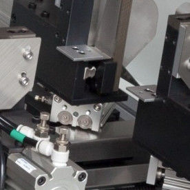4 Máquina de corte de borda automática lateral 0,6MPa Máquina de corte de borda para cartuchos de ar condicionado