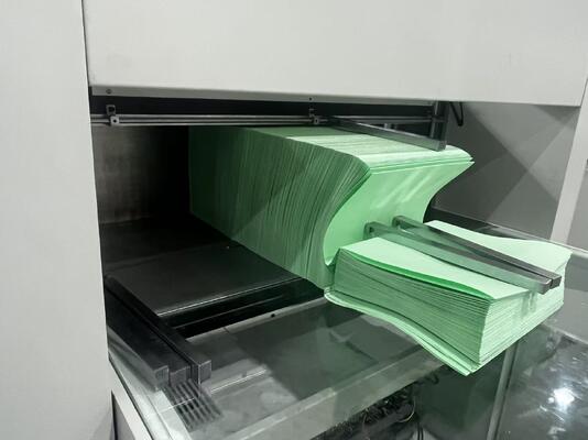 Máquina de dobrar papel de corte de plissagem CNC Linha de produção totalmente automática com faca Tipo de grau automático