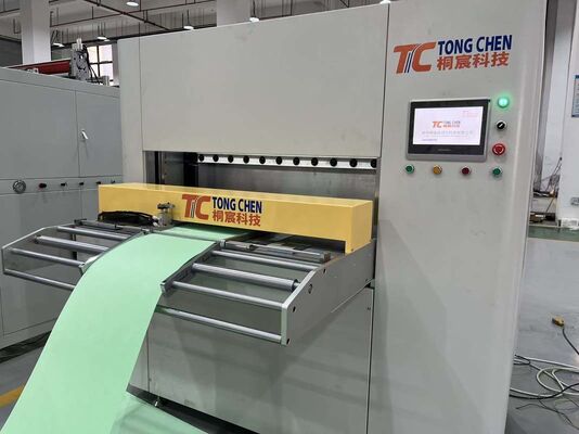 Projetado com precisão para maior durabilidade Sistema de dobragem com altura de prega de 300 mm para produção em larga escala