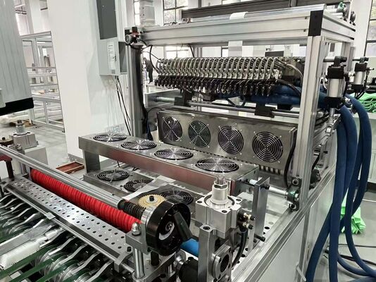 Máquina de colagem contínua de PP durável e durável para produção contínua de filtros industriais e domésticos